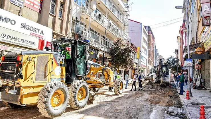 Cezmi Kartay Caddesi'nin altyapısı yenilendi