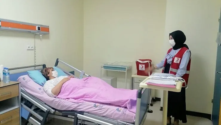 Yeni doğan bebeklerin ilk hediyesi Kızılay'dan