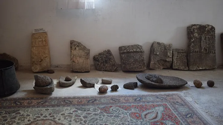 Arapgir halkı, tarihi mezar taşlarına gözü gibi bakıyor