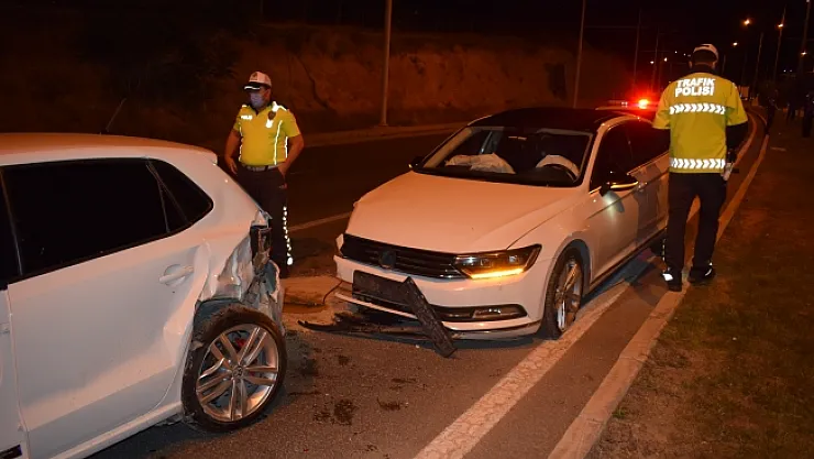 Köpeğe çarpmamak için yavaşladı kazaya karıştı: 3 yaralı
