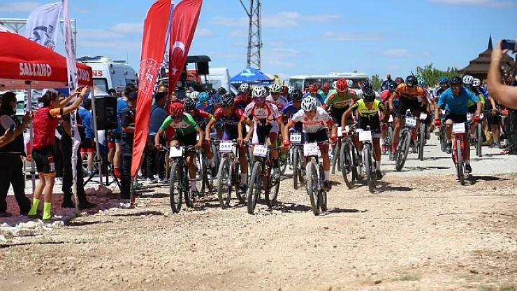 Levent Vadisi'nde dağ bisikleti kupa yarışı
