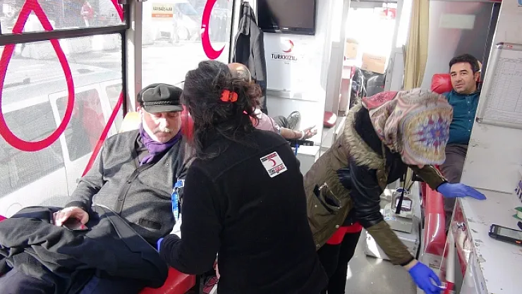 Pandemi kan stoklarını düşürdü, 'her kan bağışı bir fidan' projesi hayata geçirildi