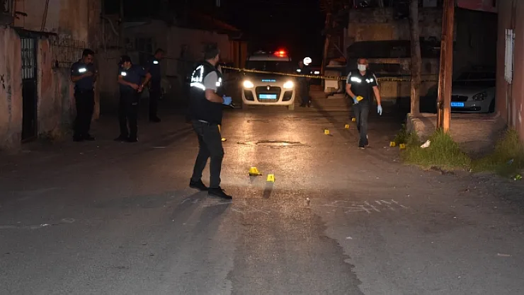 Takip etti, boş sokakta silahla vurdu!