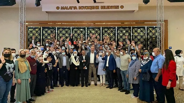 AK Parti'de bayramlaşma töreni