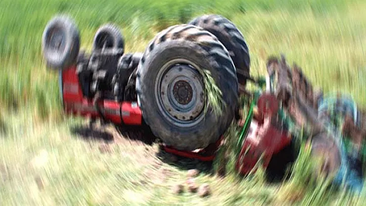 Feci ölüm! Devrilen traktörün sürücüsü hayatını kaybetti!