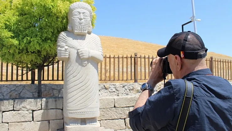 Fotoğraf severler, Battalgazi'deki tarihi mekanları gezdi