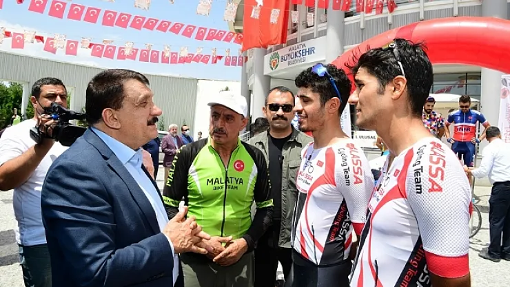 Kayısı Festivali 1.Ulusal Arslantepe Bisiklet Yarışı yapıldı