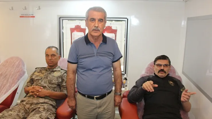 Malatya Emniyeti'nden &quot15 Temmuz anısına" kan bağışı