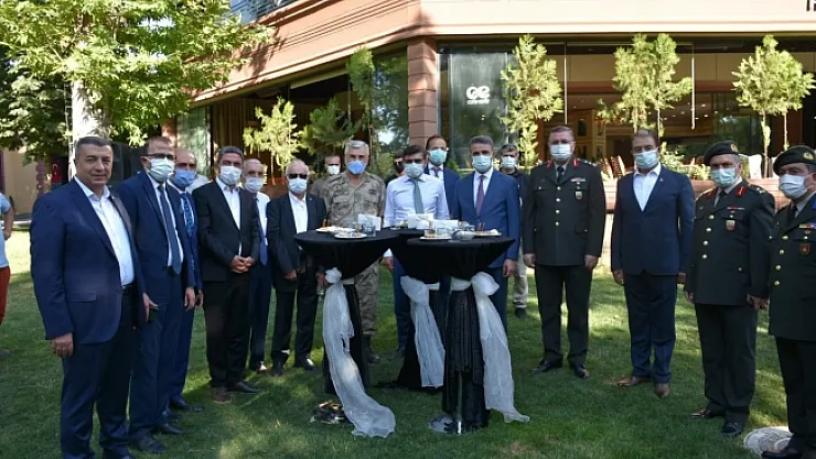 Malatya'da resmi bayramlaşma töreni gerçekleştirildi