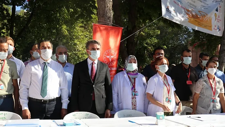 Covid-19'dan korunmanın yolu aşı olmaktan geçiyor