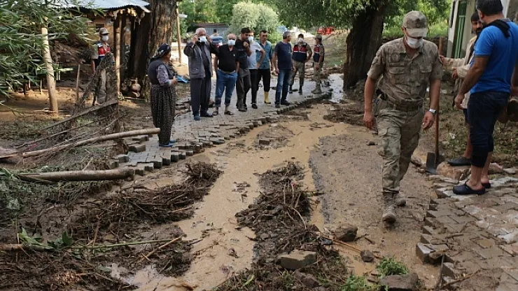Hekimhan'da sel zarara yol açtı