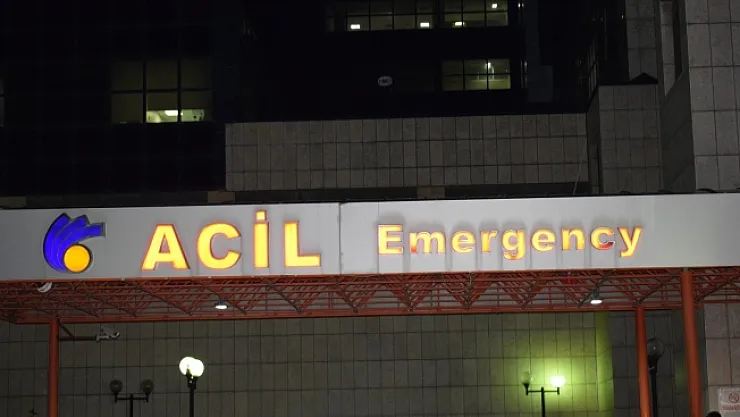 Üst geçitten atlayan kadın, aracın altında sürüklenmişti! Acı haber geldi!