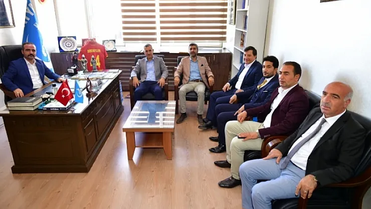 Başkan Çınar'dan MHP ve Ülkü Ocakları'na ziyaret