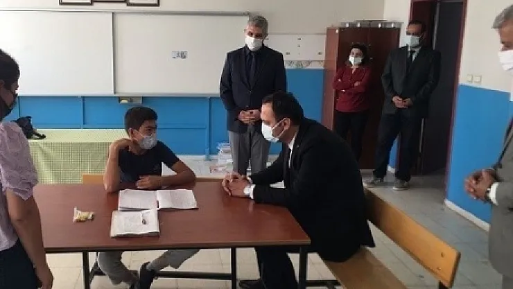 Kaymakam Kazdal'dan okul ziyareti