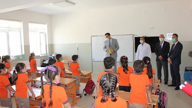 Kaymakam Türkoğlan'dan  okulda pandemi denetimi