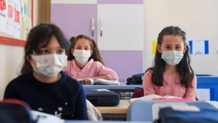 MEB'den yeni COVID-19 kararı! Hasta ve temaslı öğrencilere mazeret izni!
