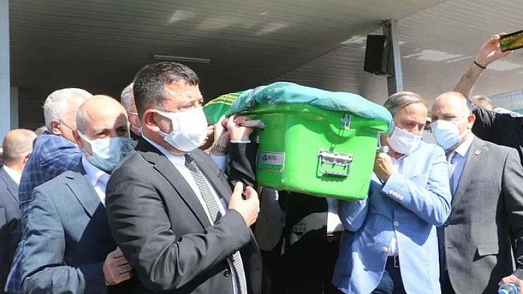 Milletvekili Ağbaba'nın annesi son yolculuğuna uğurlandı