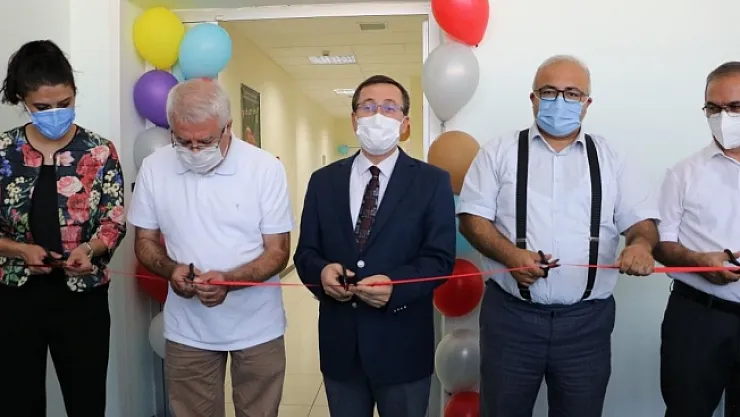 Özal Tıp Merkezi'nde Çocuk Endoskopi Ünitesi açıldı