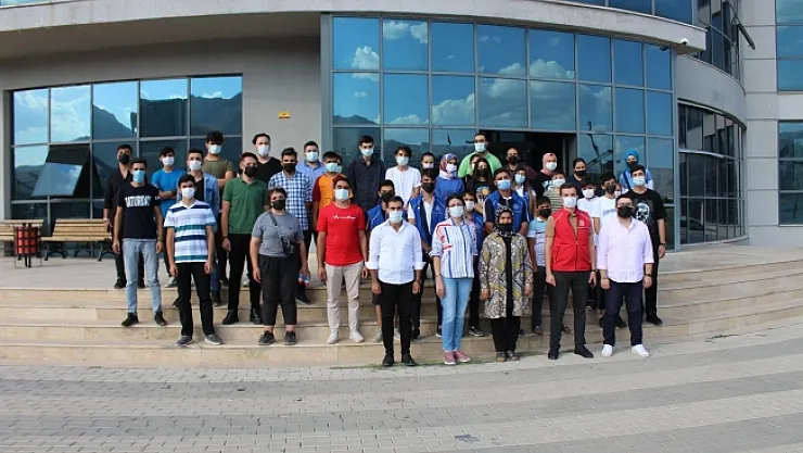 Teknoloji meraklısı gençlerden ''Teknokent'' ziyareti