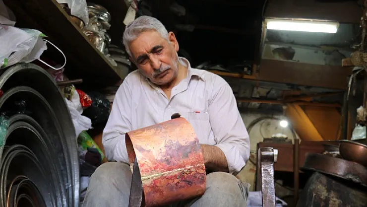 Ustasından öğrendiği mesleği 54 yıldır sürdürüyor