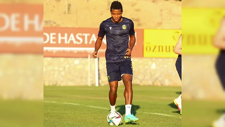 Yeni transfer Chouiar ilk antrenmanına çıktı