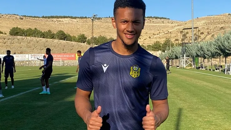 YMS Beşiktaş'a bileniyor… Son transfer Chouiar, ilk idmanına çıktı