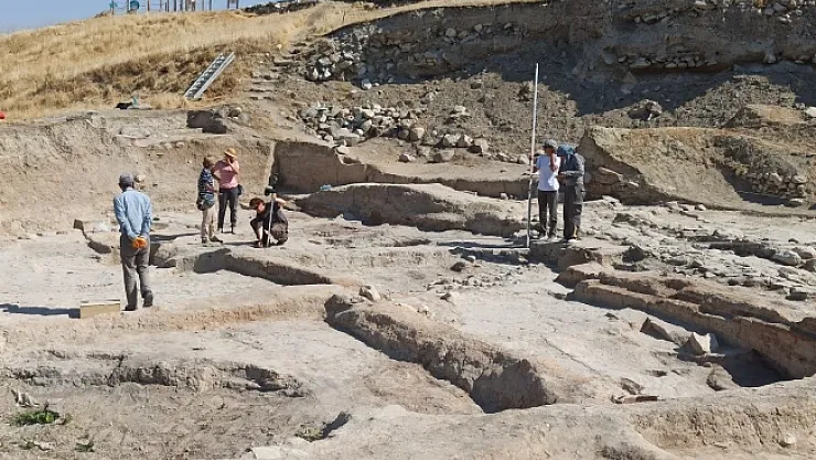 Arslantepe Höyüğü kazılarında 5 bin yıllık tohumlar ortaya çıkarıldı