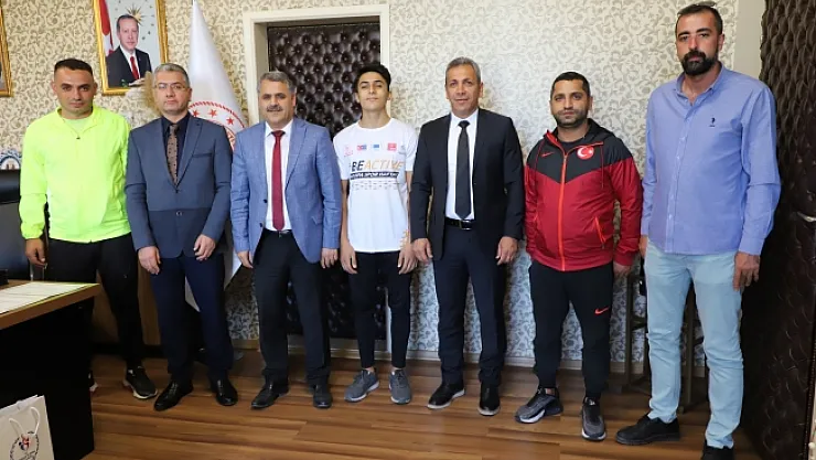 Bronz madalya alan sporcuya hediye