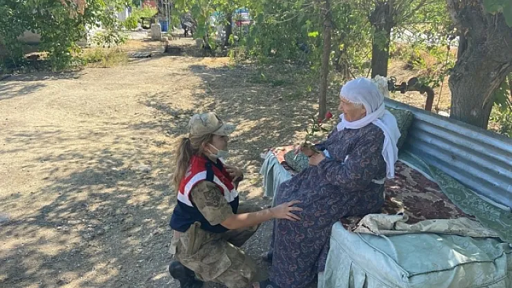 Jandarma, yaşlıları unutmadı