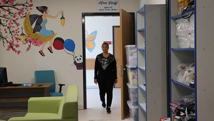 'Kiraz çiçeği' odası ile kanser hastalarına terapi