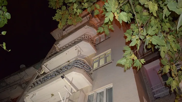 Malatya'da 4. kattan düşen genç hayatını kaybetti