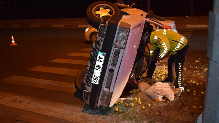 Malatya'da iki otomobil çarpıştı: 3 yaralı