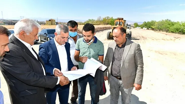 Melekbaba Mahallesindeki yol genişletme çalışmaları son sürat devam ediyor