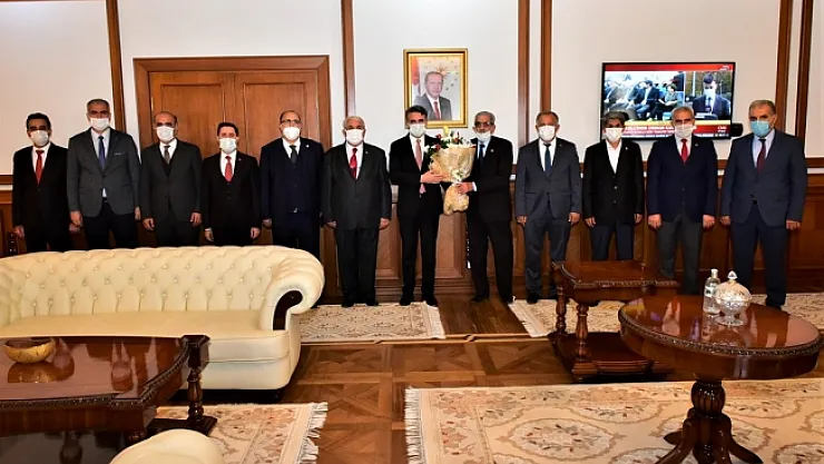 Muhtarlar Günü Dolayısıyla Vali Baruş'a Muhtarlardan Ziyaret