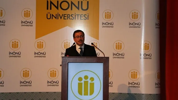 Rektör Kızılay: &quotTürkiye gücüne güç katarak ilerliyor"