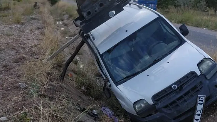 Sulama kanalına devrilen aracın sürücüsü hayatını kaybetti! 1 yaralı...