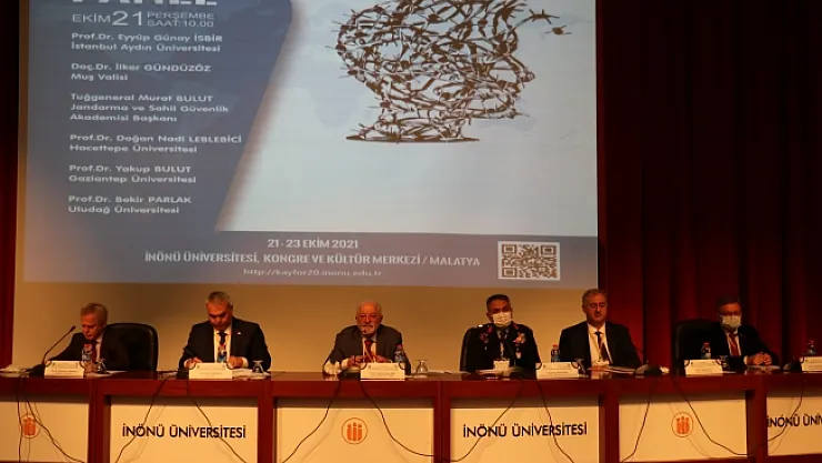 Terör konulu panelde siber saldırı uyarısı