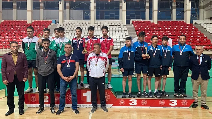 Yeşilyurt Belediyespor bölge ikincisi oldu