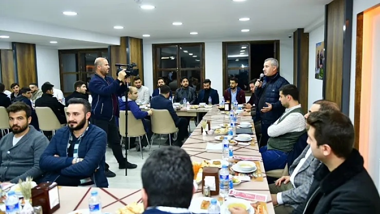 Başkan Çınar, AK Partili gençleri ağırladı