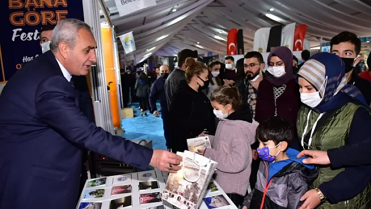 Battalgazi Belediyesi'nin festivalde açtığı standa yoğun ilgi