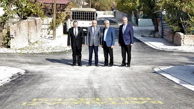 Battalgazi Belediyesi asfaltsız yol bırakmama adına kararlı ilerliyor