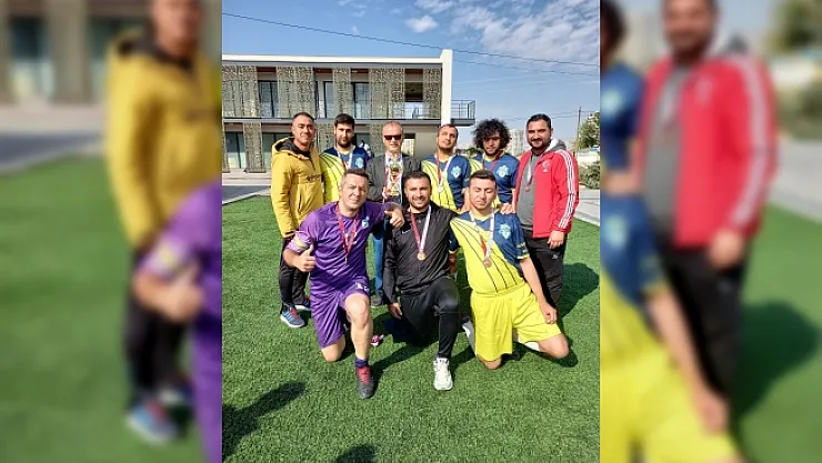 Görme engelli futbolcuların azmi göz dolduruyor