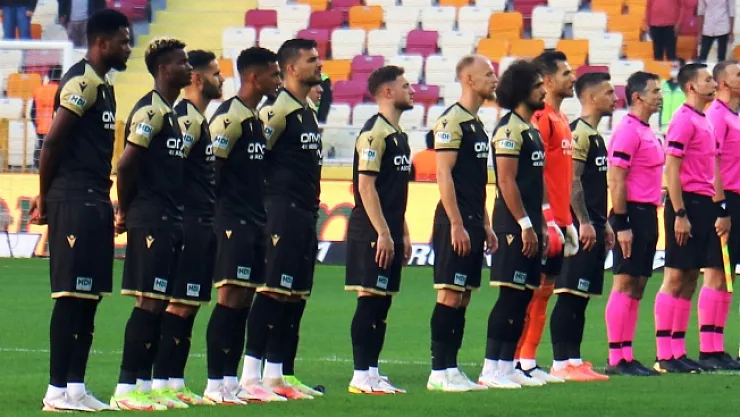 Kaplanın yüzü sahasında gülmüyor