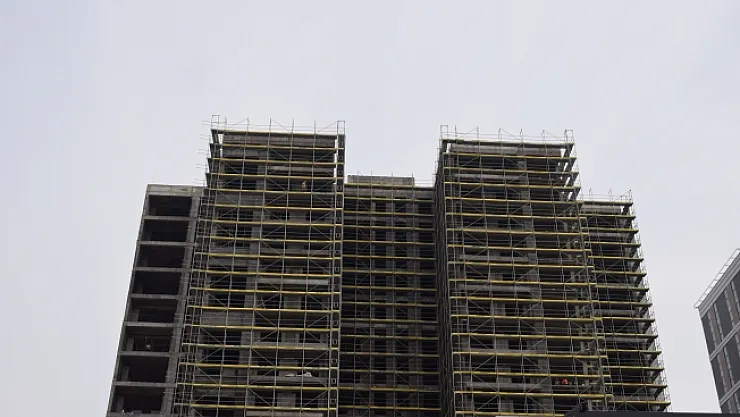 Malatya'da 17'nci kattaki intihar girişimini polis engelledi