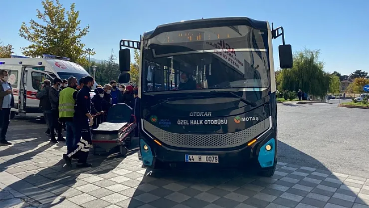 Rahatsızlanan yolcuyu saniyelerle yarışarak hastaneye yetiştirdi