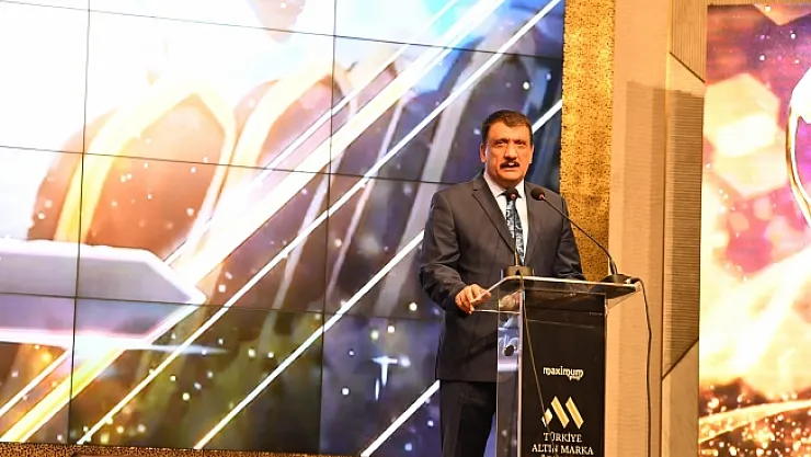 Yılın 'En'leri arasında, Başkan Gürkan'a iki ödül birden