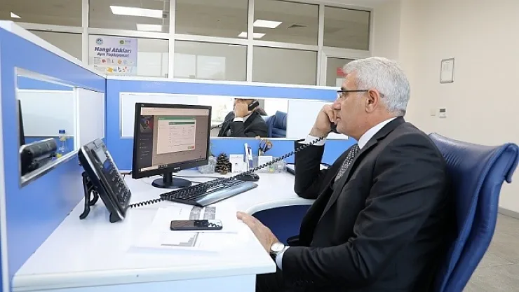 Başkan Güder, Çağrı Merkezi'nde telefonları cevapladı