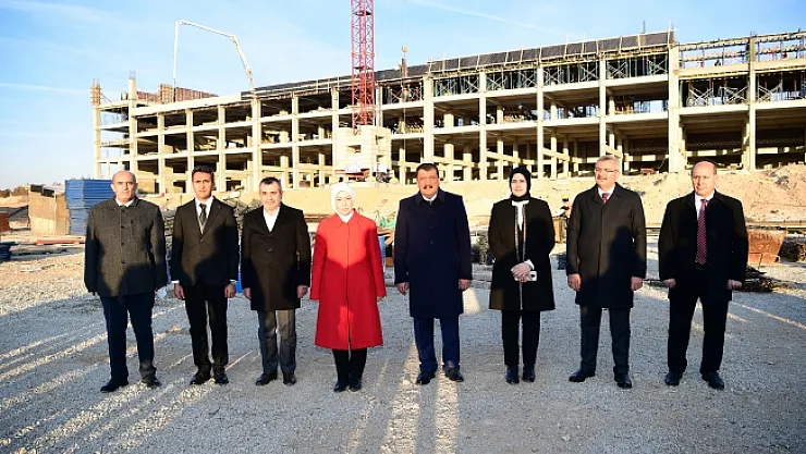 Başkan Gürkan ve Milletvekili Çalık Yeni Şire Pazarında incelemelerde bulundu