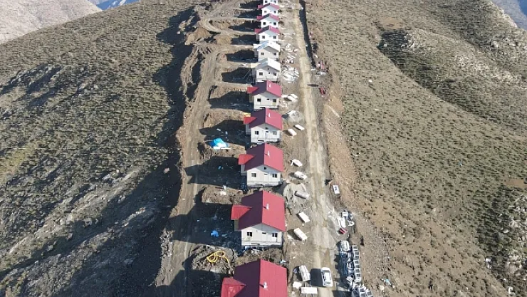 Deprem konutlarında vatandaşların yüzü gülüyor