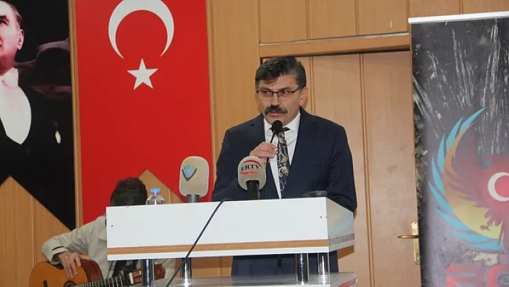 &quotGençlik, Şuur, Özgüven ve İletişim" konferansı